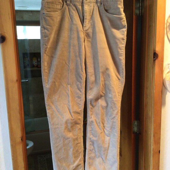 BASS jeans size 6 khaki comfortable Women’s 5’ 7” - Picture 4 of 5